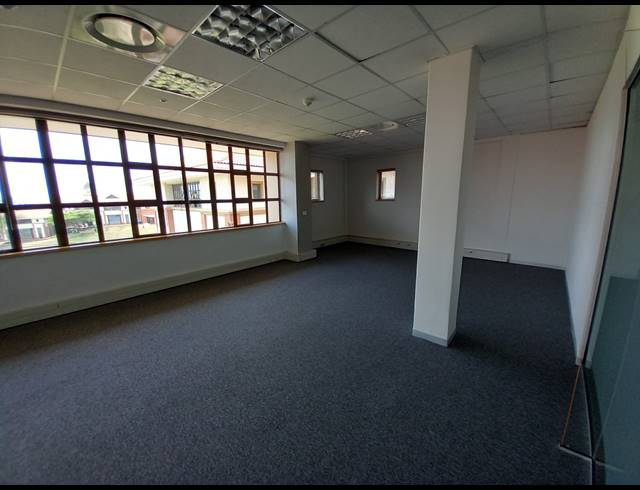1,090M² OFFICE TO LET IN BRYANSTON